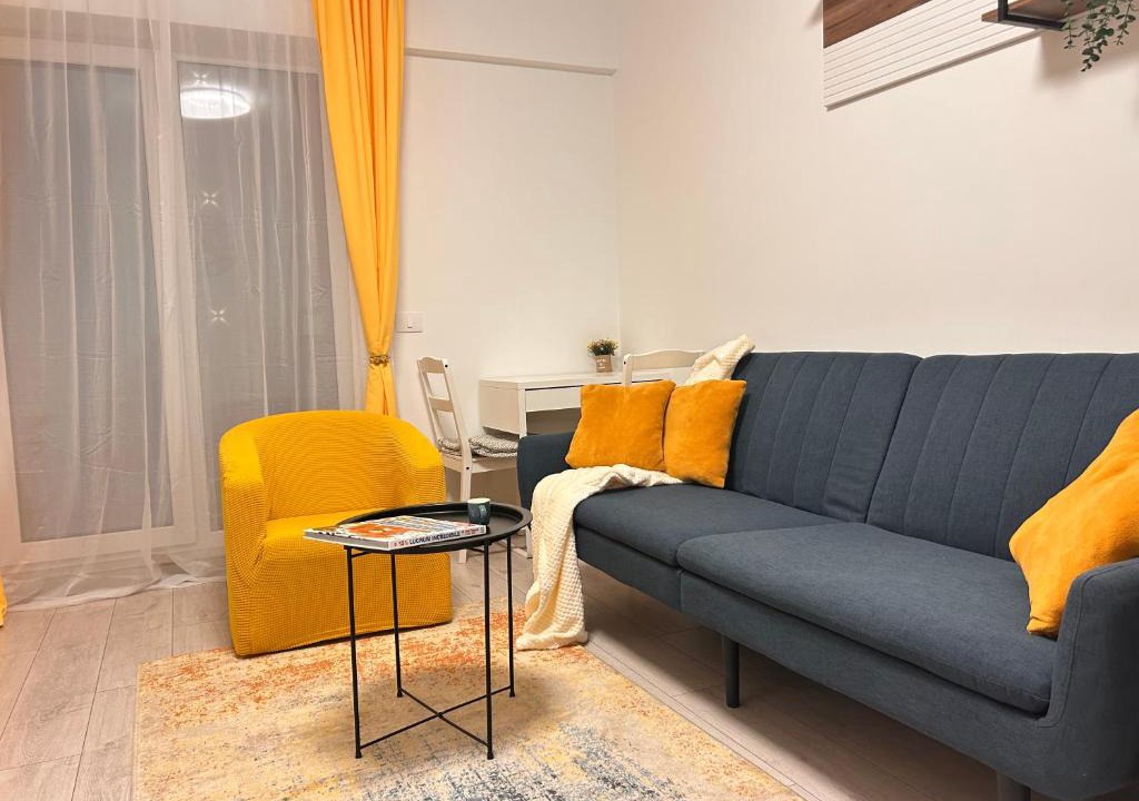 Copou Apartment | Yellow Dawn Modern Flat in Quiet Area with Garage Parking and Self Check-In