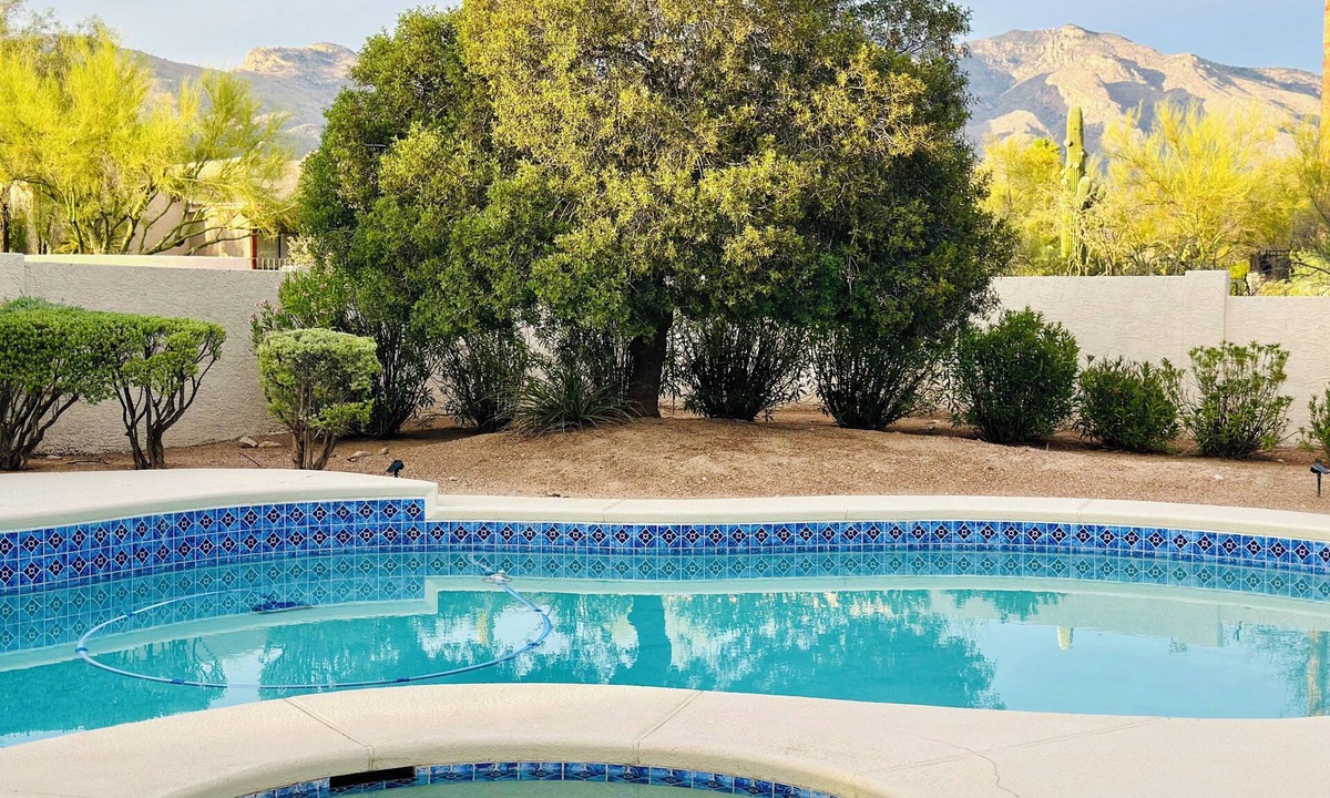 Shadow Hills House | YELLOW HOUSE: Modern Luxe Charm- Heated Pool & Spa