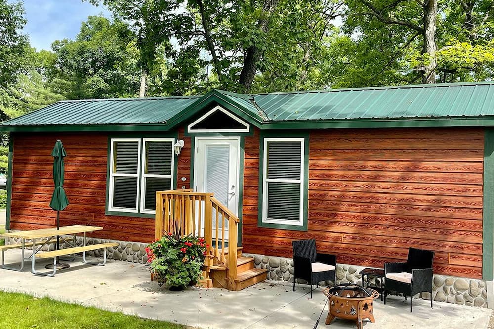 Hartland Cabin | Yellowstone Chalet Cottage