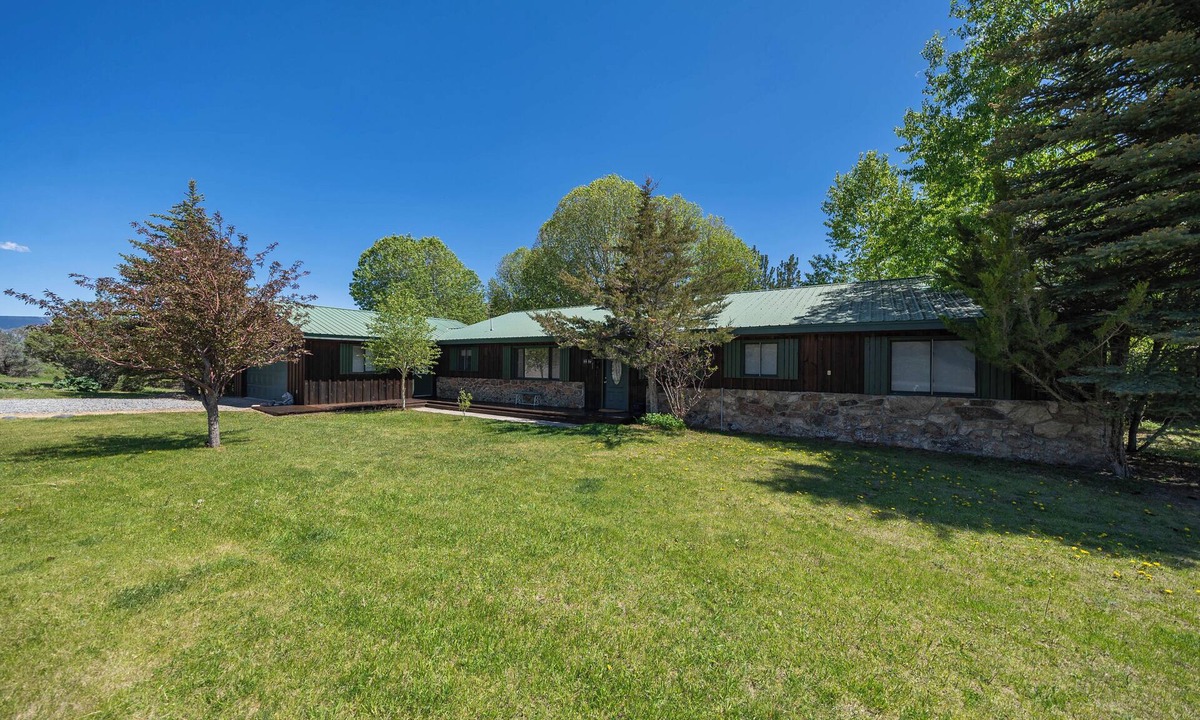 Cody House | YELLOWSTONE EXECUTIVE RIVER RETREAT