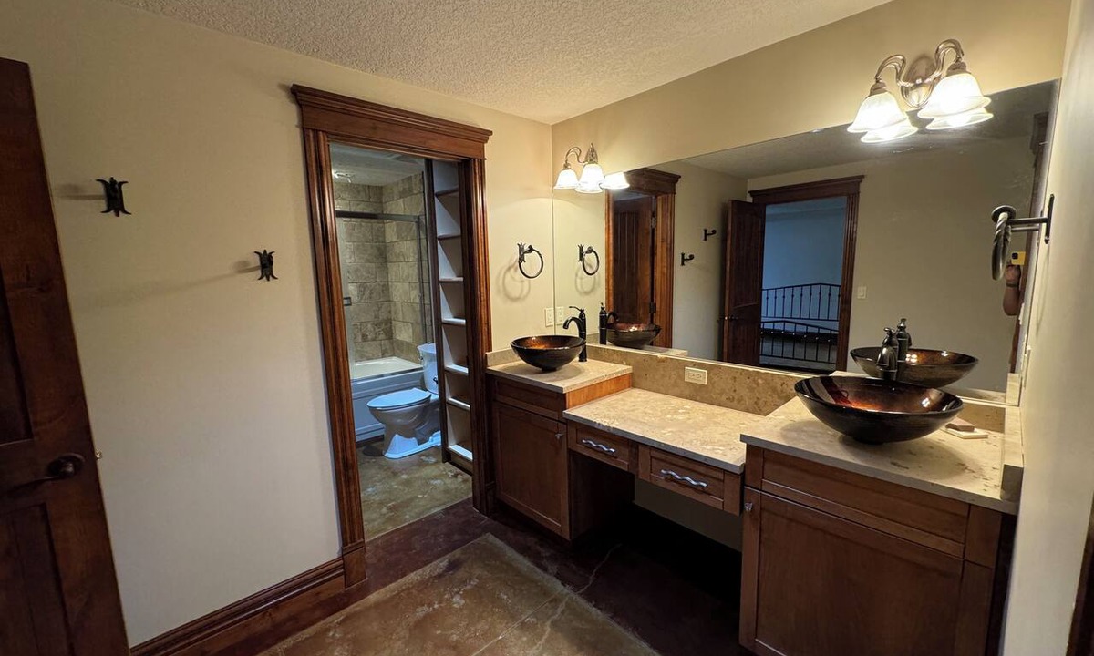 Priddis House | Yellowstone like ranch house retreat 15 minutes from Calgary city limits!