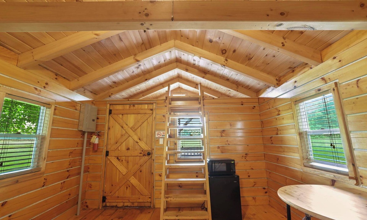 Carbon Hill Cabin | Yeti Rustic Cabin at Hocking Hills + Largest Bounce House