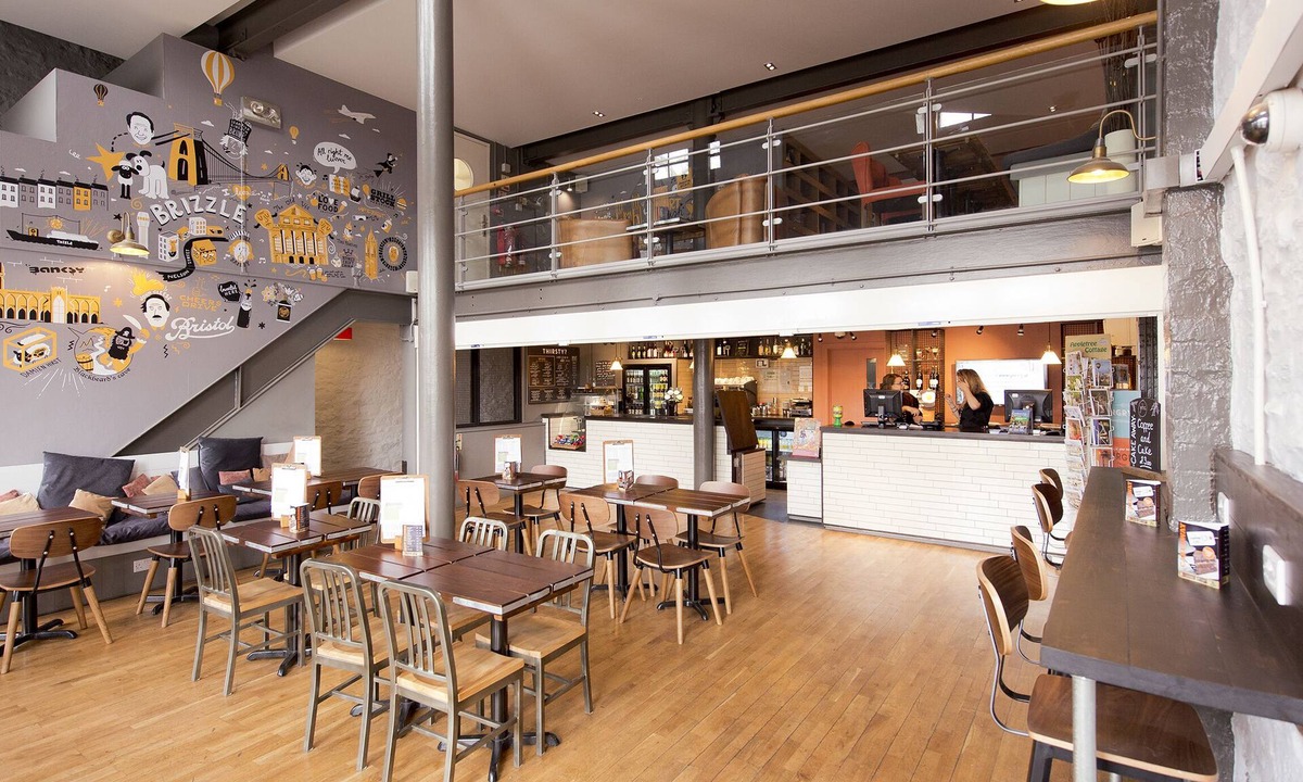 Bristol Floating Harbour Hostel | YHA Bristol - Hostel