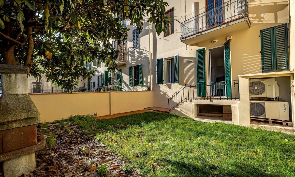 Gavinana Apartment | YiD elegant aparment with garden