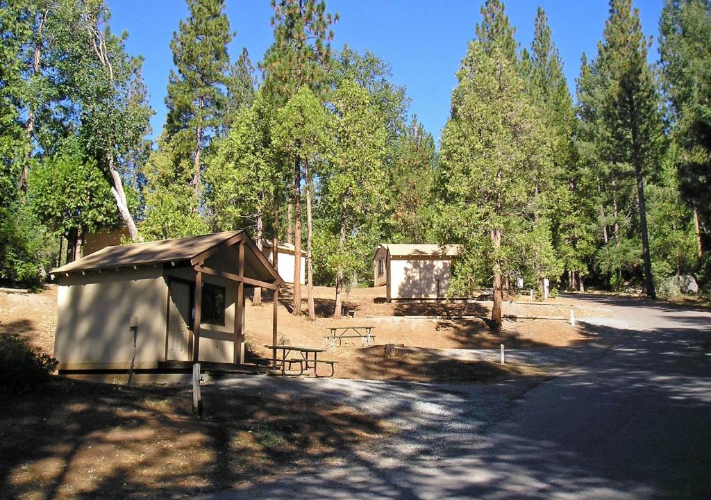Harden Flat Resort | Yosemite Lakes Bunkhouses