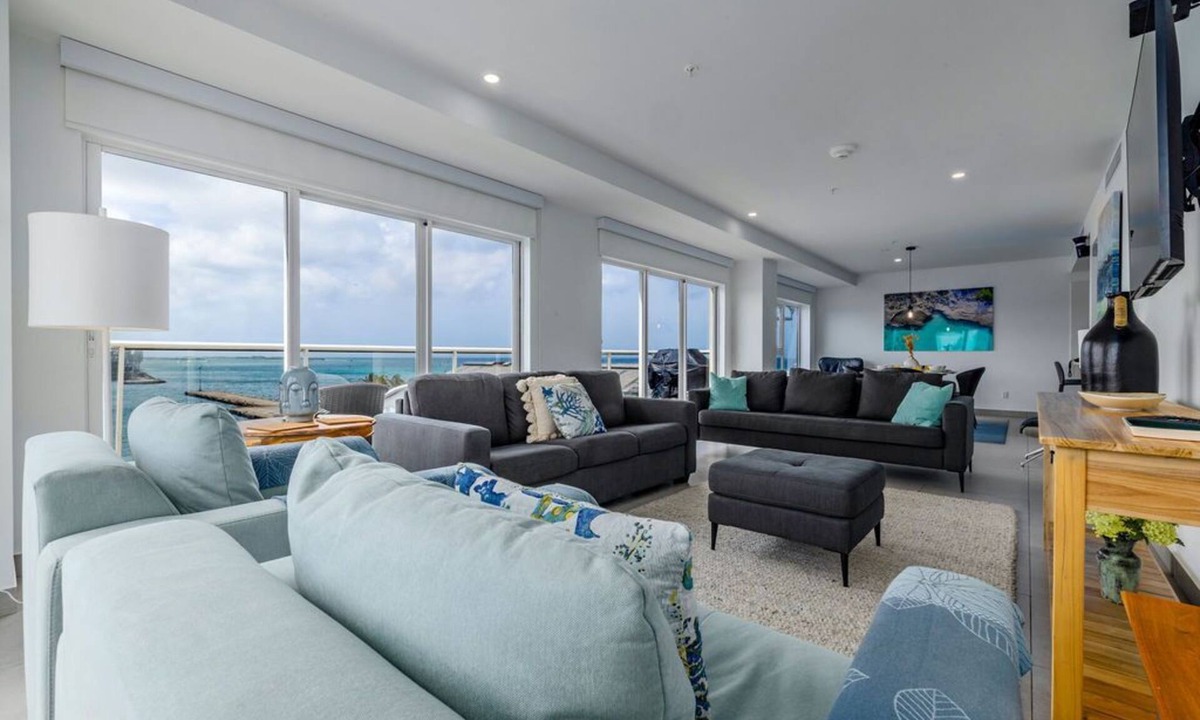 Oranjestad-West Condo | You can feel "on top" of the Ocean - Large Corner Condo has all the VIEWS!