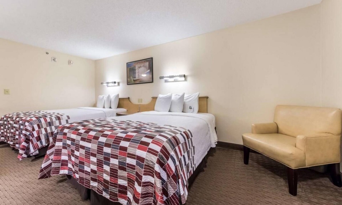 SeaTac Hotel | You found it! Just a Step Away from Everything! Convenient Accommodation