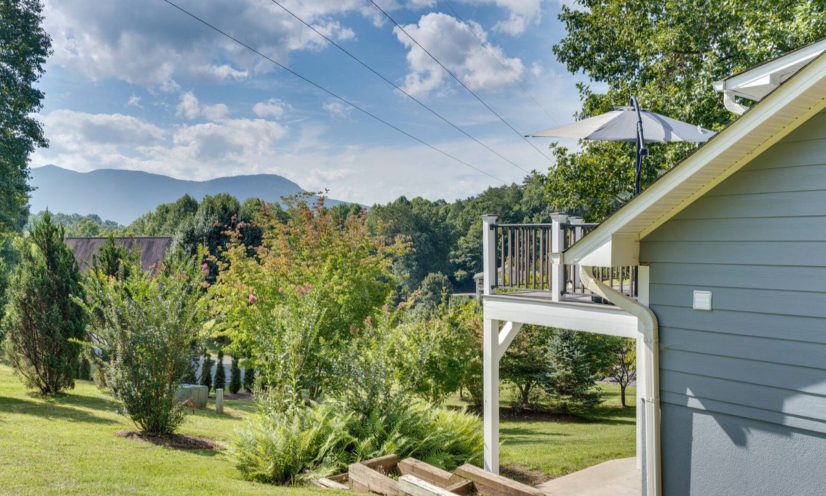 Young Harris Apartment | Young Harris Vacation Rental w/Mountain Views!