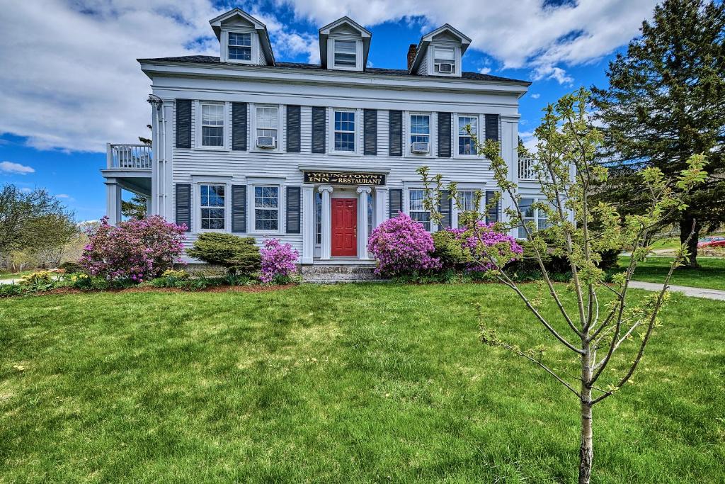 Camden Bed & Breakfast | Youngtown Inn