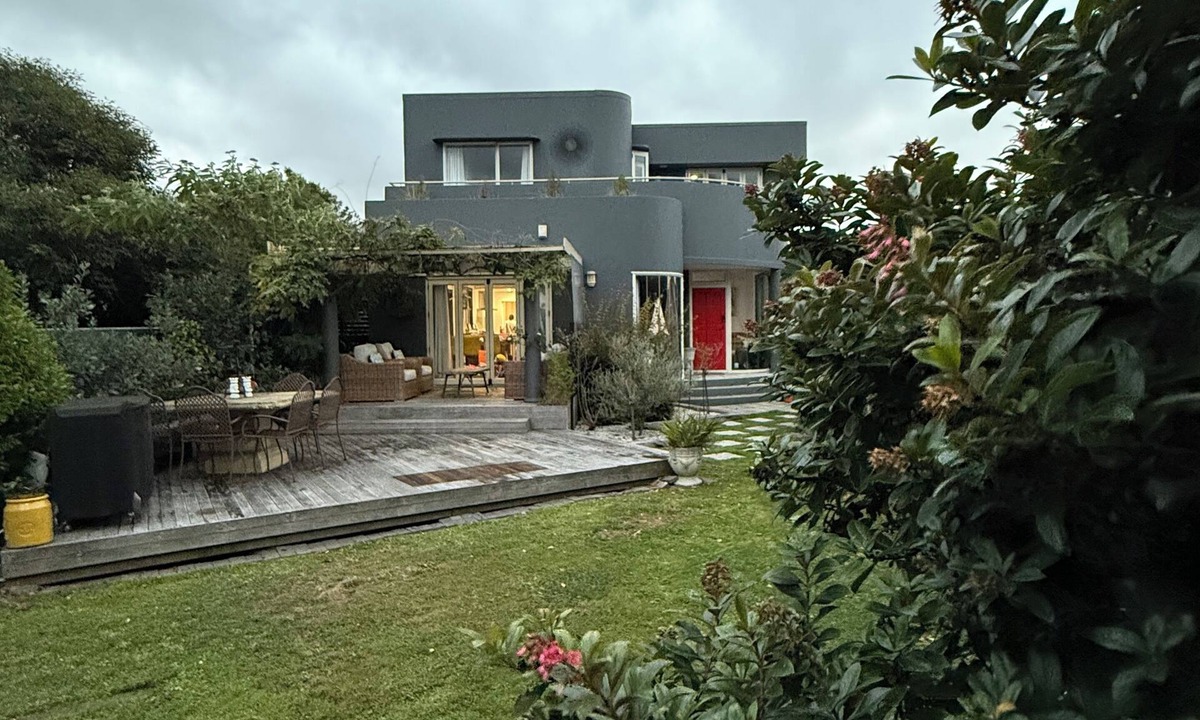 Palmerston North House | Your Central Paradise