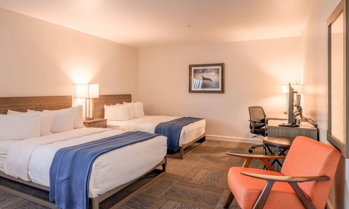 Moss Landing Hotel | Your Coastal Hideaway: Accessible Two Queen with Wet Bar