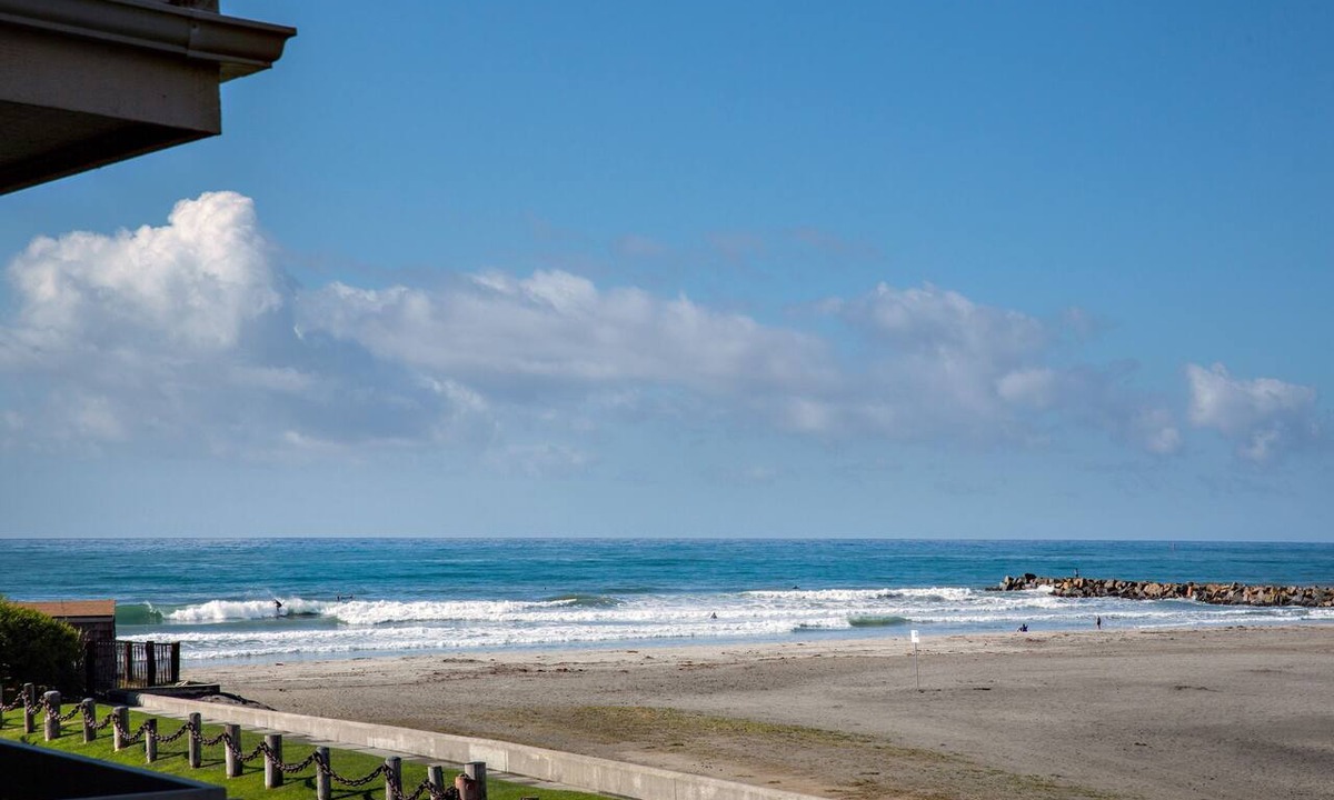 Townsite Condo | Your Dream Coastal Getaway: 2BR Cottage with Ocean Views!
