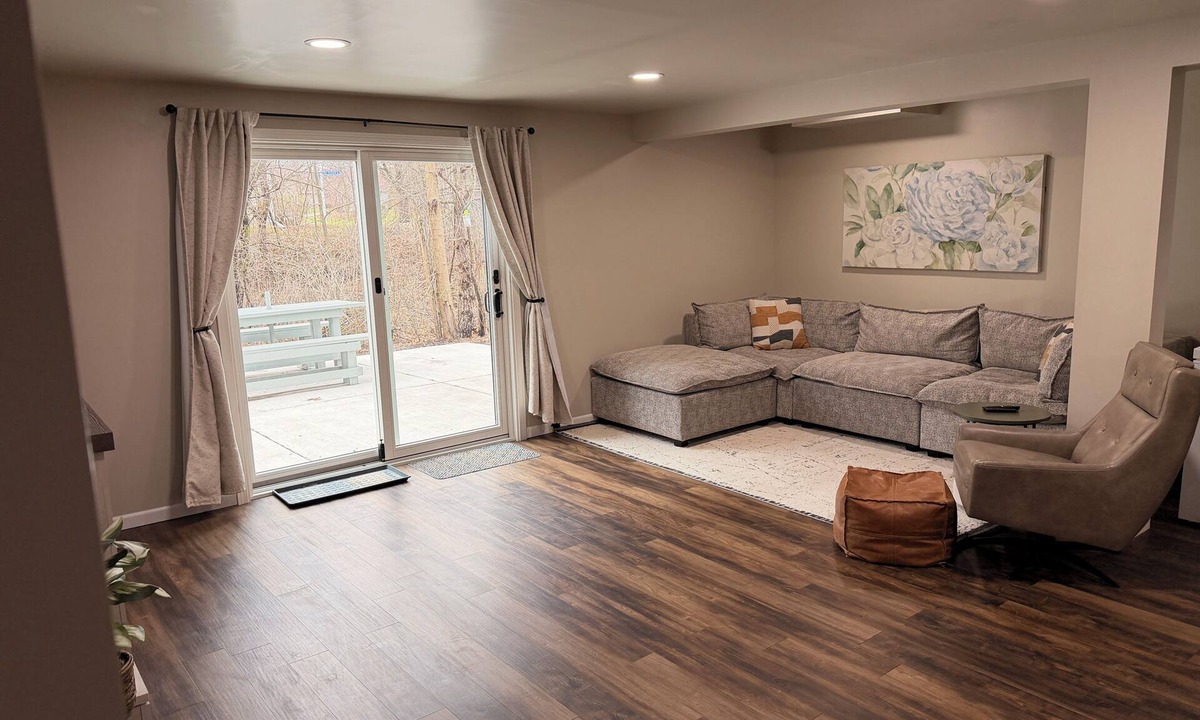 Franklin Apartment | Your Home Away from Home!