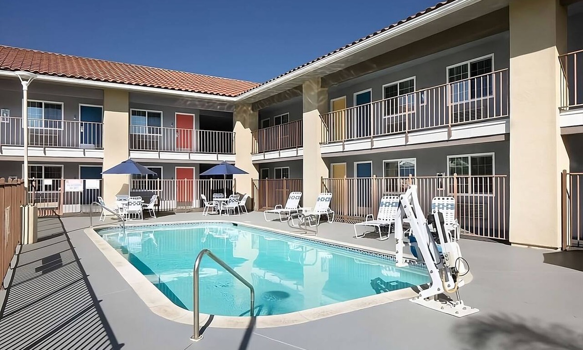 Temecula Hotel | Your Home Away From Home! Free Parking Onsite, Hot Tub, Swimming Pool