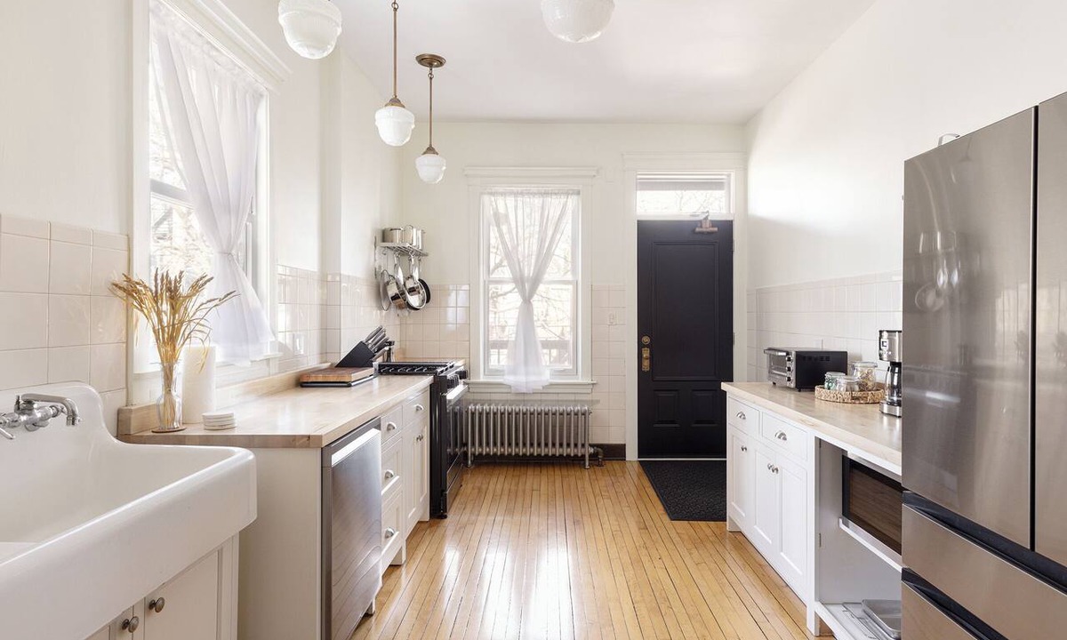 Logan Square Apartment | Your Logan Square Oasis with Lush Outdoor Haven!