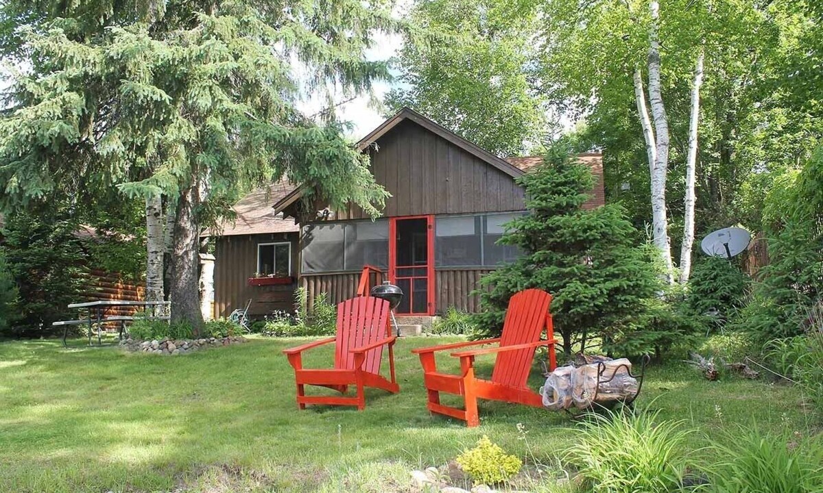 Eagle River Cottage | your own private beach Lakefront cozy cottage in a peaceful bay on 5 lake chain.