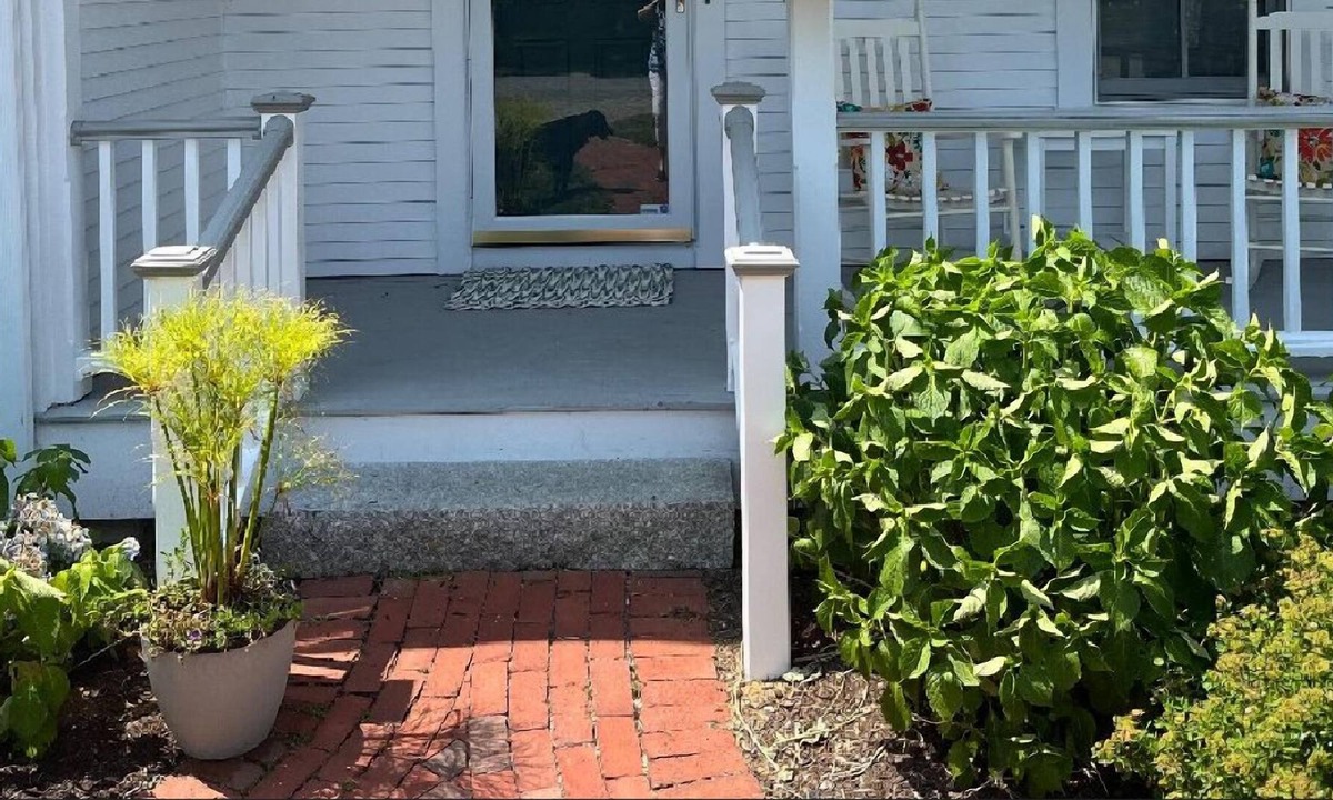 Harwich Port House | Your Perfect Fall/Winter Rental Awaits In This Fully-Furnished Townhouse Condo
