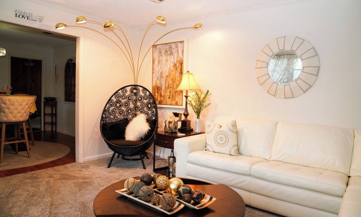 Milton House | Your Perfect Historic Downtown Milton Getaway Awaits!
