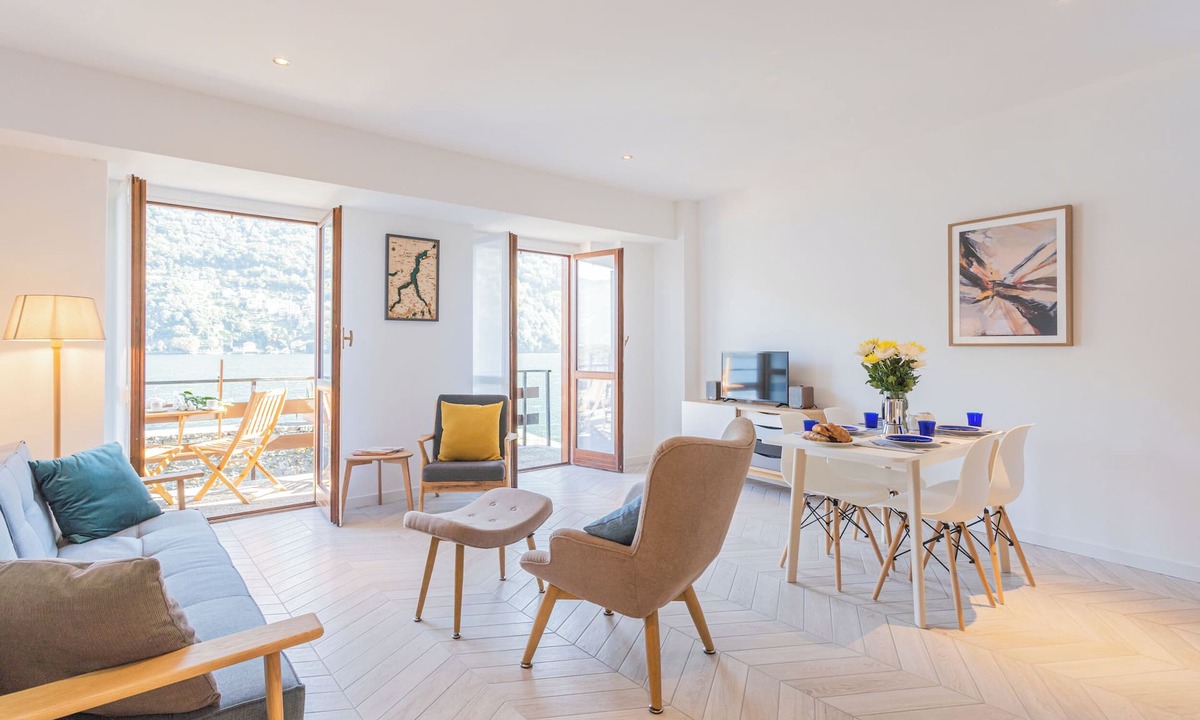 Carate Urio Apartment | Your Private Harbour nearby George Clooney