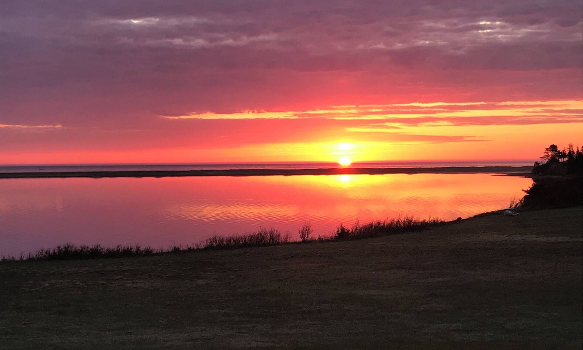 Anglo Rustico House | Your Private Oasis: Oceanview Bliss on PEI's North Shore!