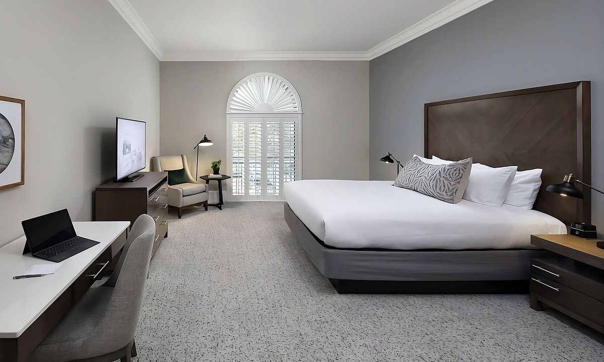 Winters Hotel | Your Relaxing Getaway Awaits! Pets Are Welcome, Free Parking!
