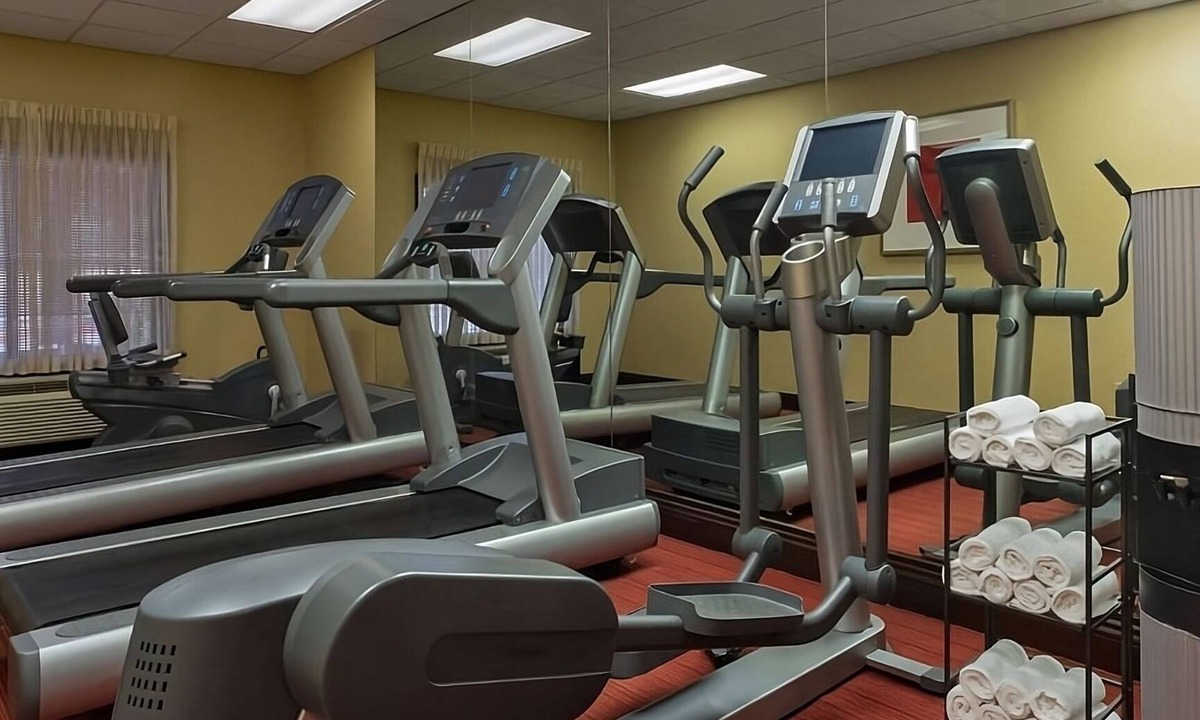 Gwinnett Place Hotel | Your Relaxing Getaway Awaits! 3 Great Units! Near Pirate’s Cove Adventure Golf!
