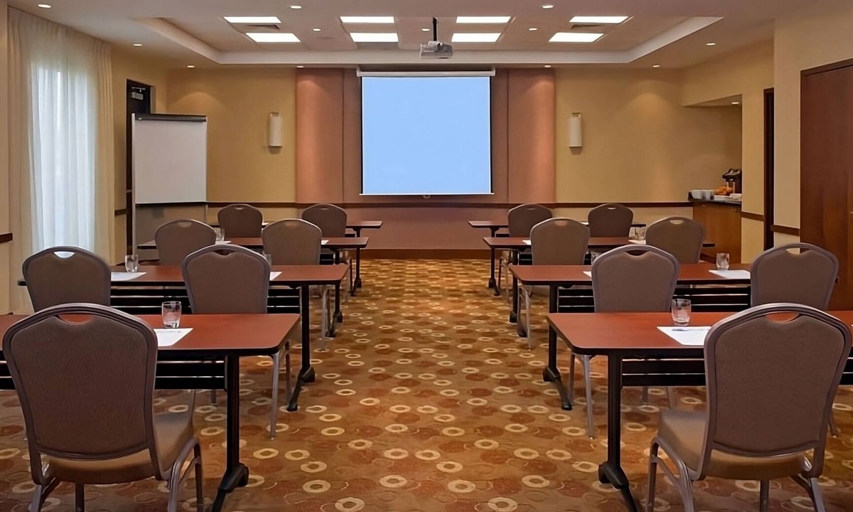 Gwinnett Place Hotel | Your Relaxing Getaway Awaits! 4 Great Units! Close to McDaniel Farm Park!