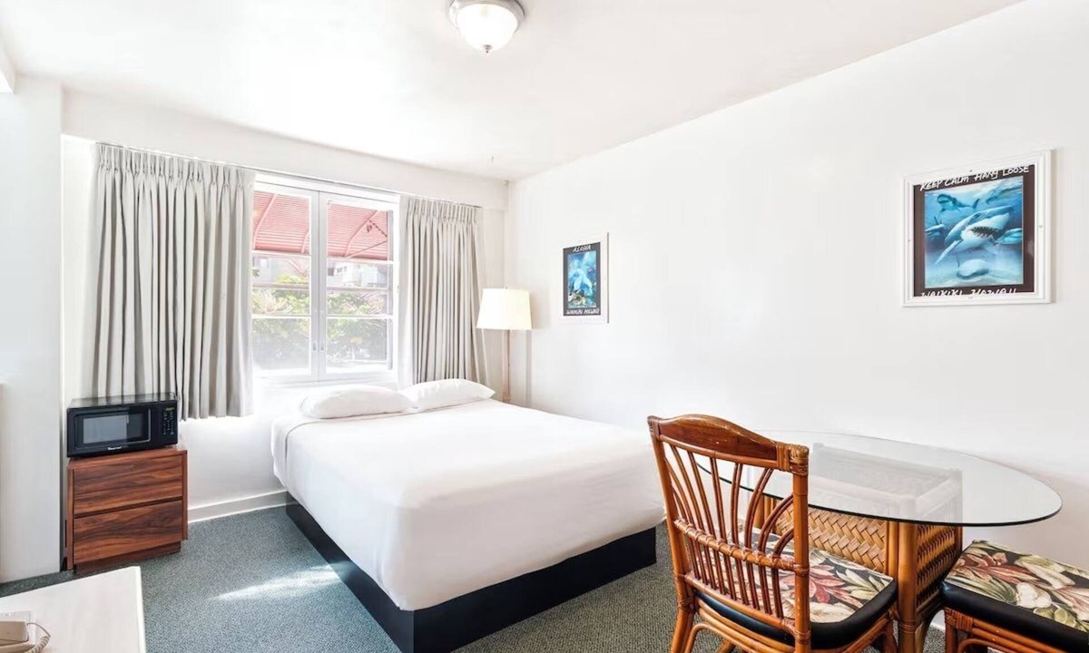 Waikiki Hotel | Your Relaxing Getaway Awaits | Outdoor Pool | Minutes From Diamond Head