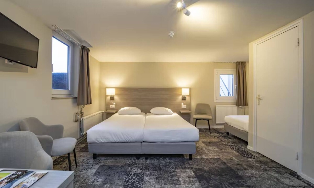 Valkenburg aan de Geul Hotel | Your Relaxing Limburg Retreat with Garden Terrace, Bike Rentals, & Fresh Cuisine