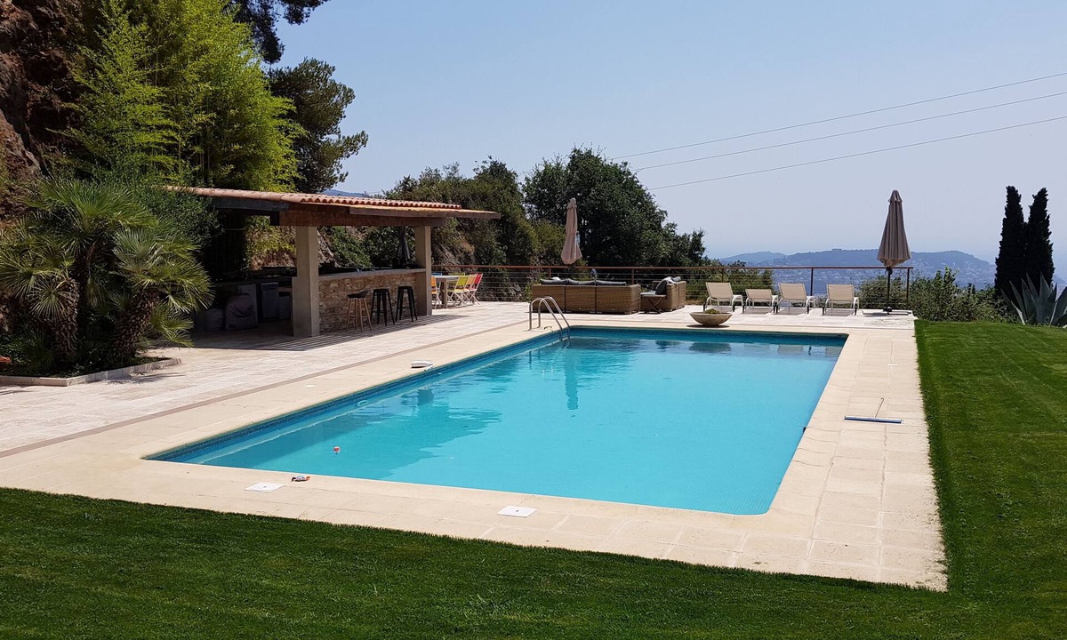 Falicon House | Your sea view villa with private swimming pool and tennis court