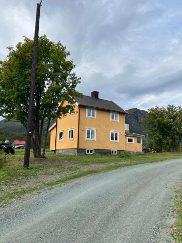 Kvalvik House | Ytrevoll