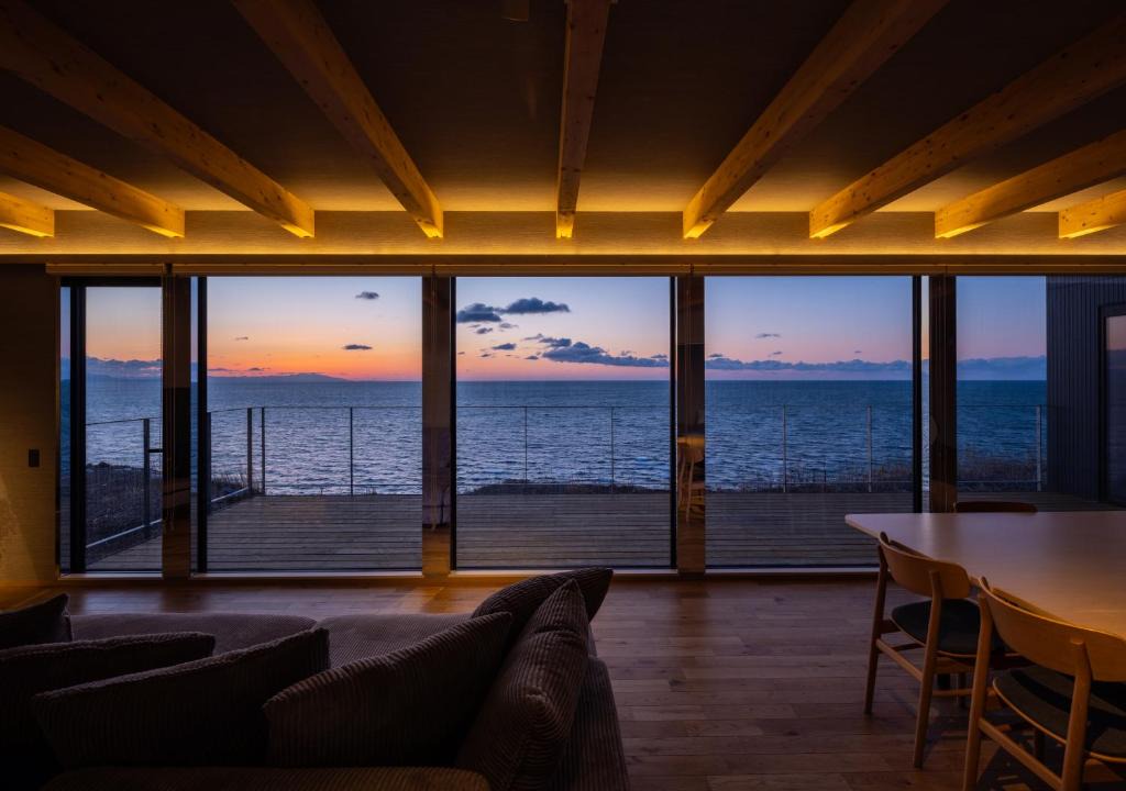 Sapporo Apartment | Yunagi 夕凪プライベートサウナ付ヴィラオーシャンフロントの絶景宿 夕日とサウナを満喫海と夕日に包まれる贅沢空間