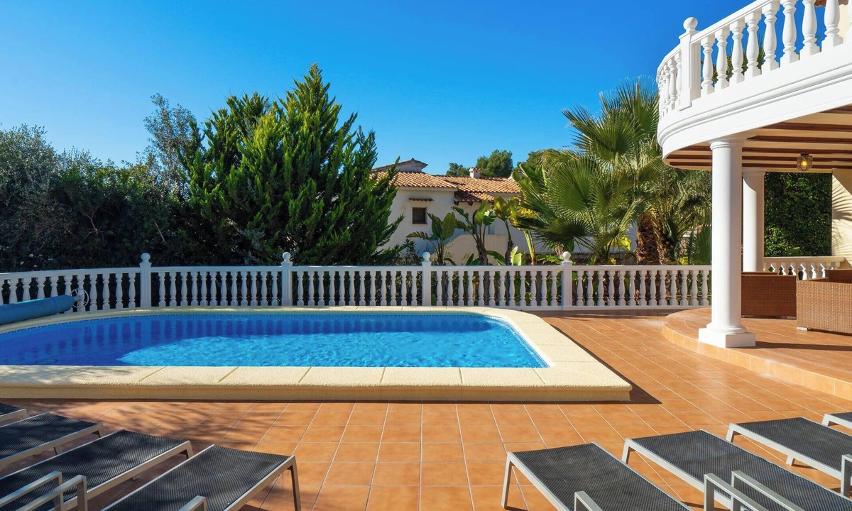 El Portet Villa | Zaccori - 5 bedroom villa in El Portet - pool table and ping pong