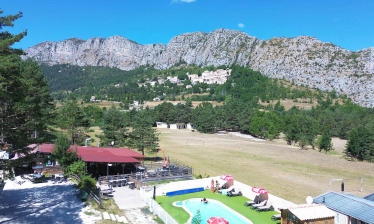 Saint-Auban House | ZEcamping 2* piscine chauffée locatif TV clim 32m2 8 pers