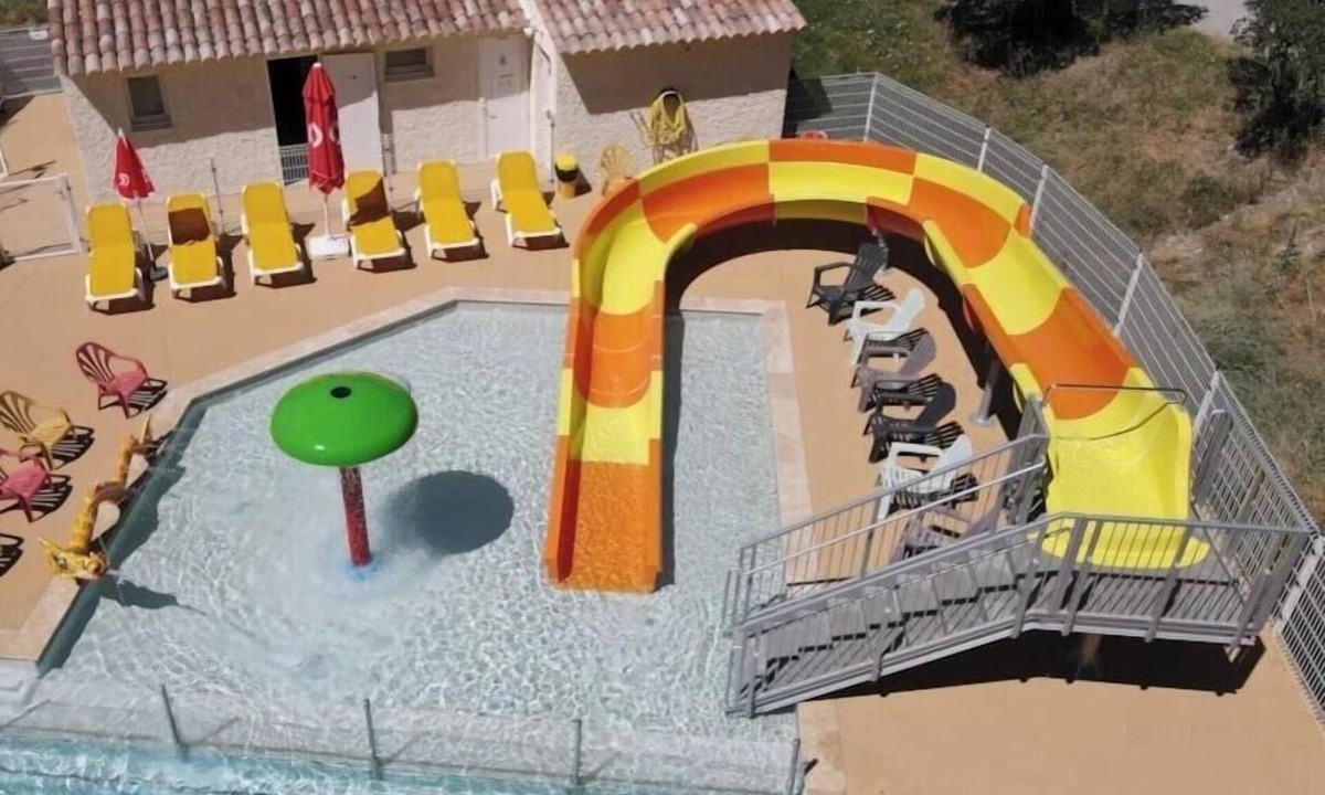Saint Maime Cabin | ZEcamping 3* espace aquatique animaux acceptés animations locatif 21m2