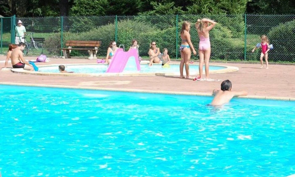 Sauxillanges Ski Chalet | ZEcamping 3* piscine dog friendly fitness tente 25m2 5 pers