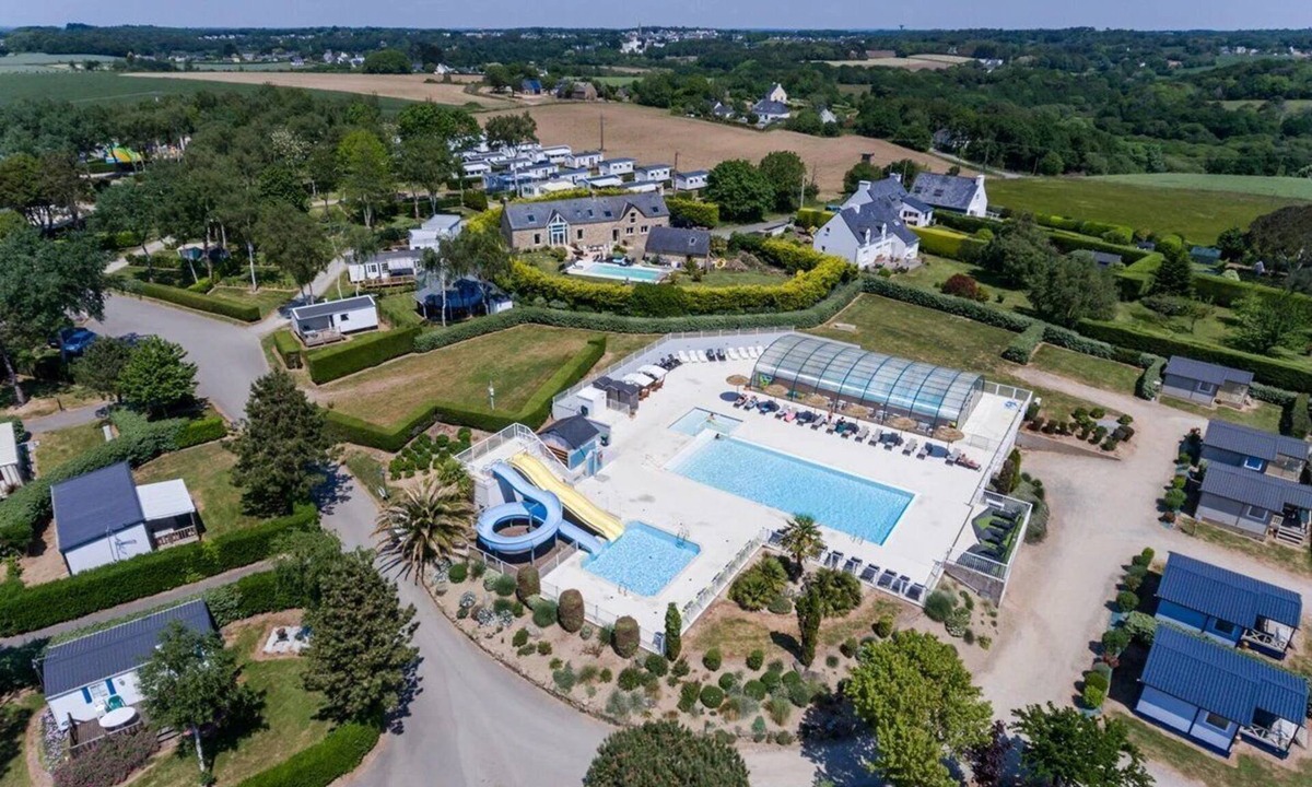 Guidel-Plages House | ZEcamping 4 étoiles familial espace aquatique mobil-home TV 35m2