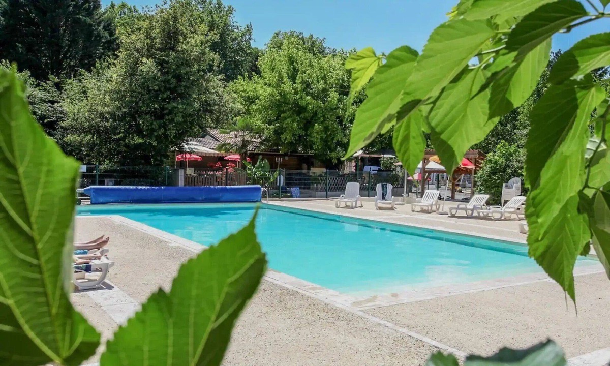 Antonne-et-Trigonant House | ZEcamping 3* animaux acceptés équitation piscine chauffée
