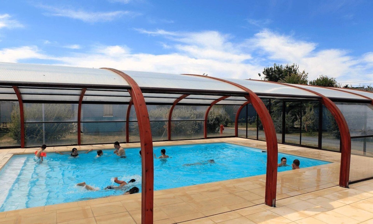 Saint-Denis-d'Oleron Ski Chalet | ZEcamping 2 étoiles 500m plage piscine couverte cottage TV LV clim 35m2