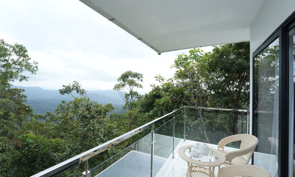 Kunchithanny Resort | Zeezmount Resorts & Spa Munnar