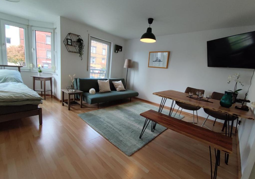 Alt-Muhlburg Apartment | ZEN Apartment - good traffic connection - bright