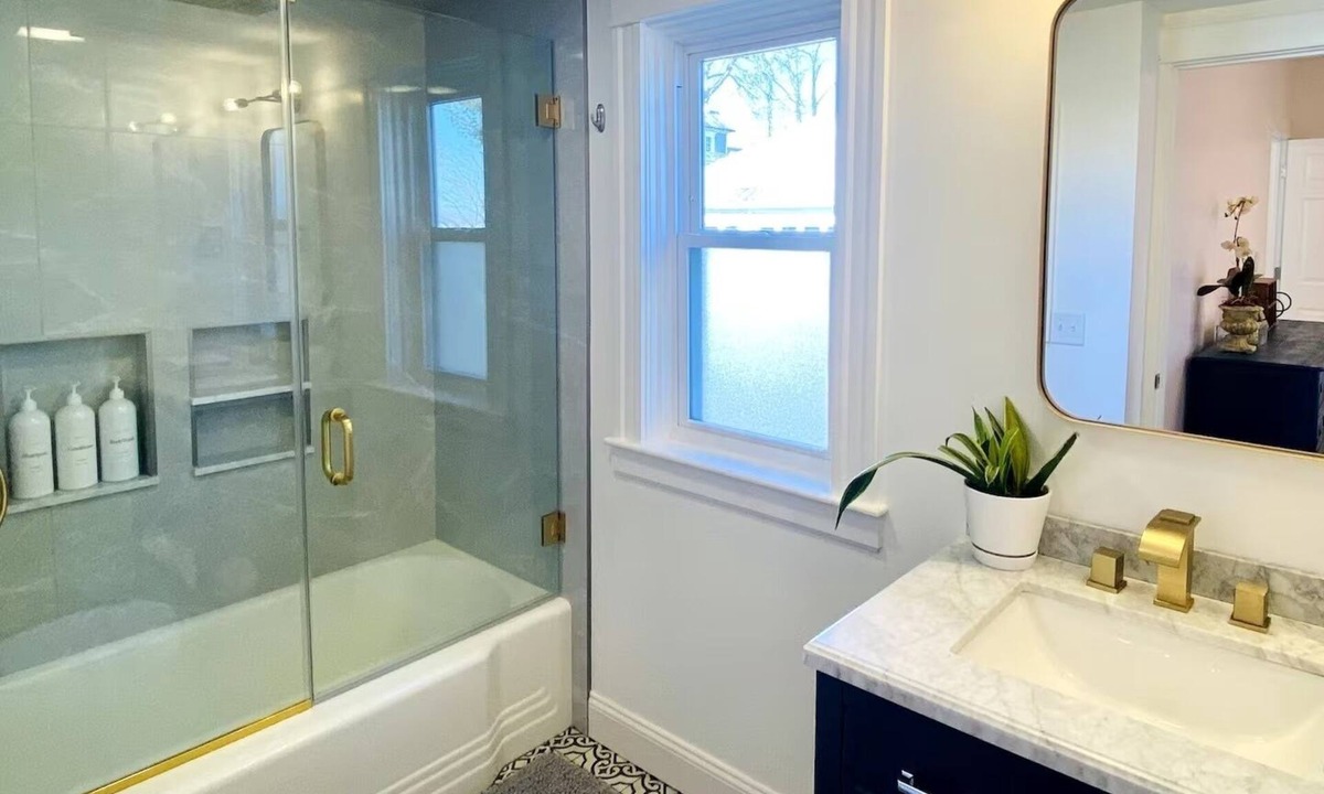 Edgewood Apartment | Zen & Cozy Waterfront Cottage