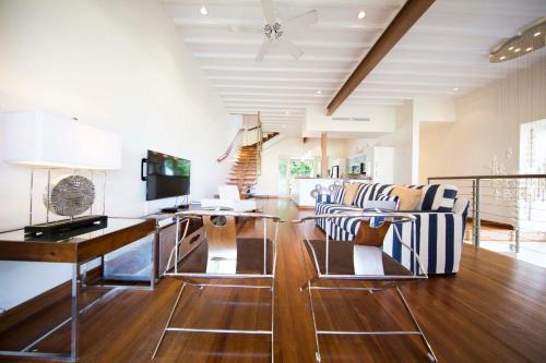 Lascelles Apartment | ZenBreak Hillside Loft #5