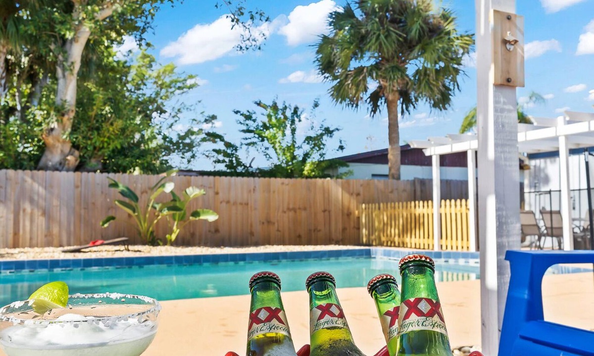 South Patrick Shores House | Zenzone~spa~by the beach~heated pool~hot tub-spacious & updated inside