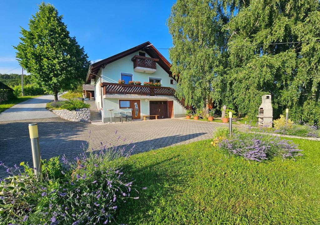Bostanj Apartment | zidanica Bunderšek