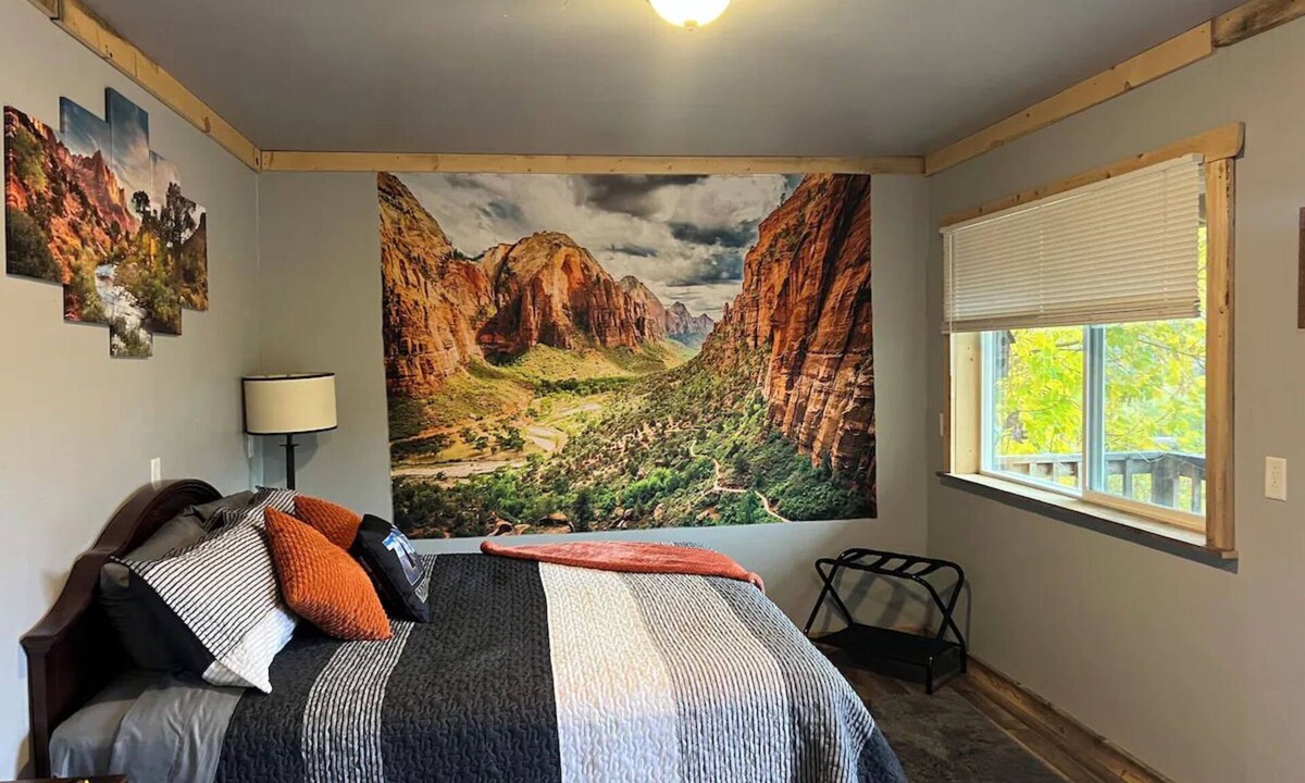 Sevier Cabin | Zion NP themed Cabin on right the Sevier RIVER with breakfast included! No pets