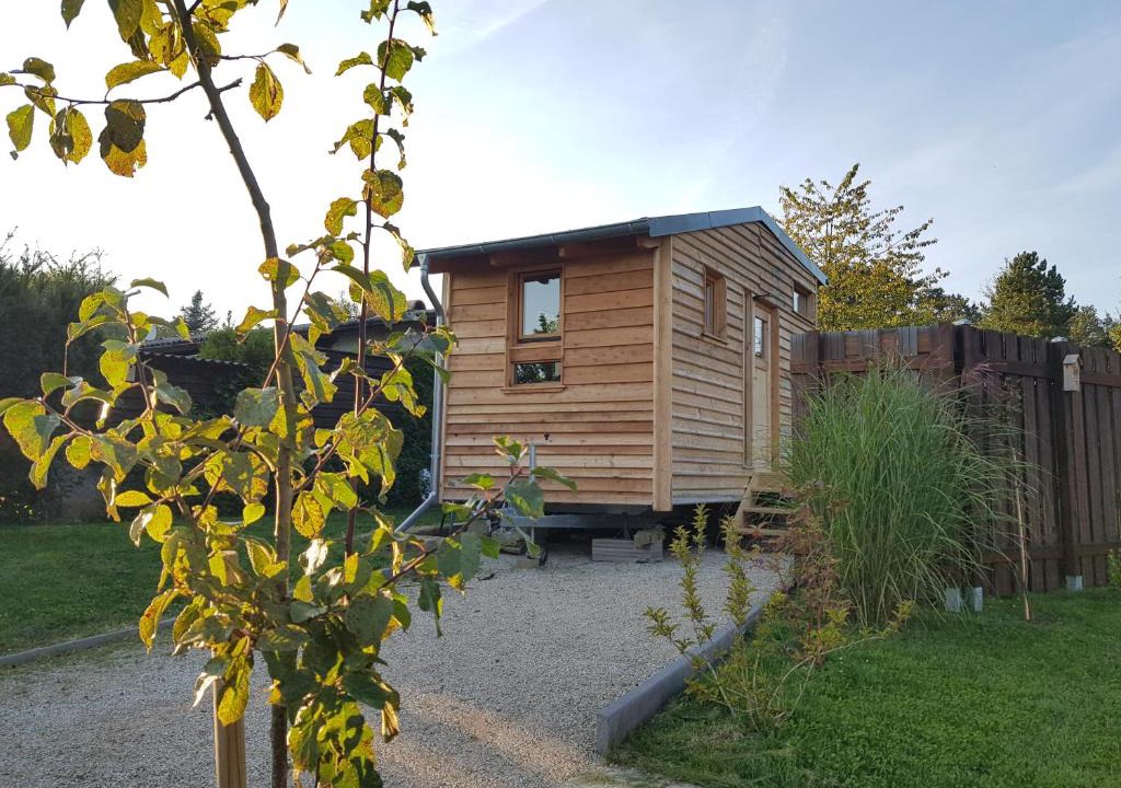 Muecke House | Zirbenholz Tiny House "Waldhauszeit" am See