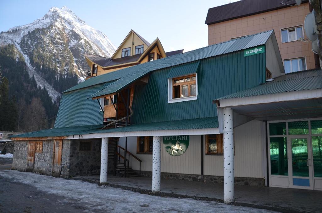 Dombay Hotel | Zolotoy Mustang