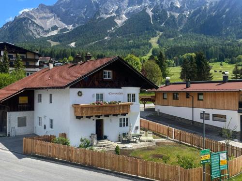 Ehrwald House | ZugspitzApps,Villa SONNENSCHEIN