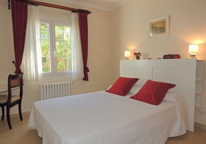 2 Beautiful Villas Offered Together with Communal Garden/Pool/Terrace only 200 m from the Beach!